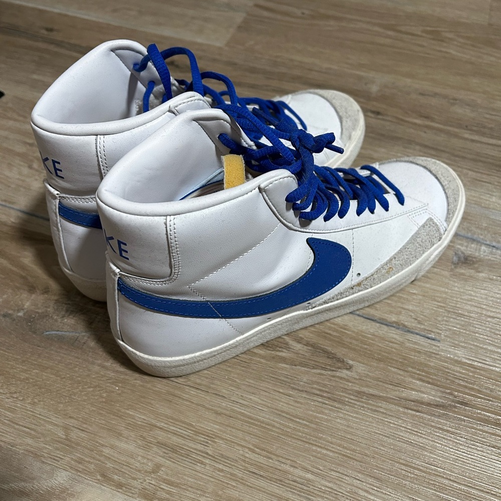 Nike Women White and Blue Blazer Mid ‘77s